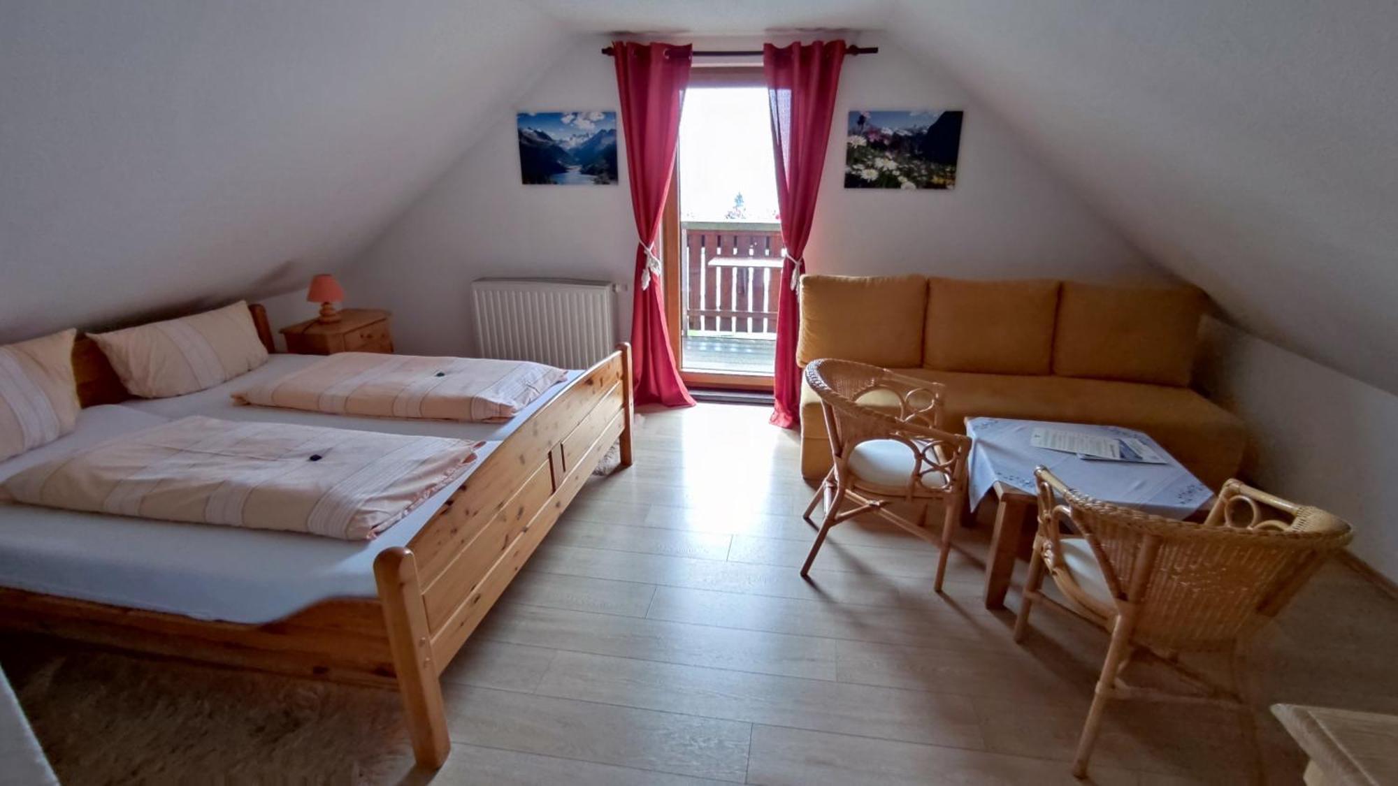 קלינגנתאל Berggasthaus & Pension Schoene Aussicht מראה חיצוני תמונה
